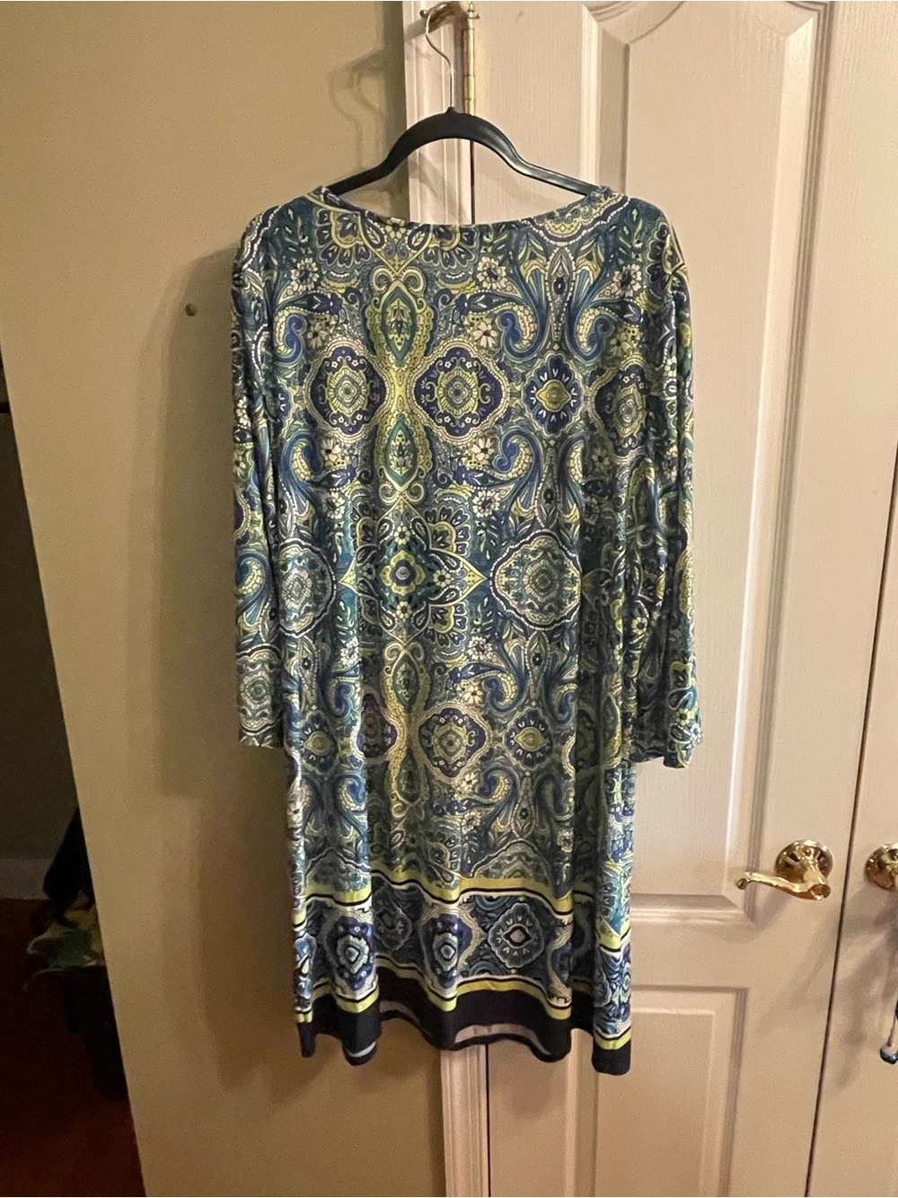 Tacera Blue and Green Long-Sleeve Paisley Shift Dress